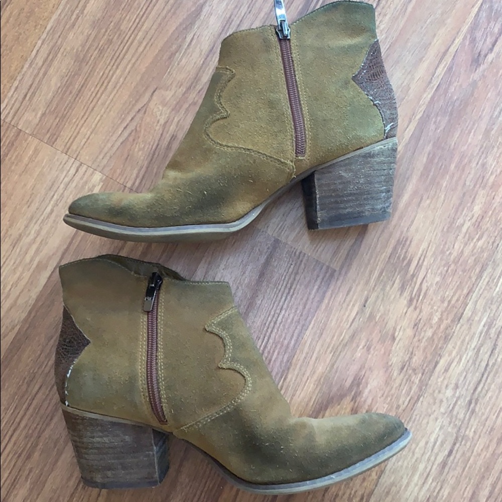 Marc Fisher Stefani Western Bootie 9